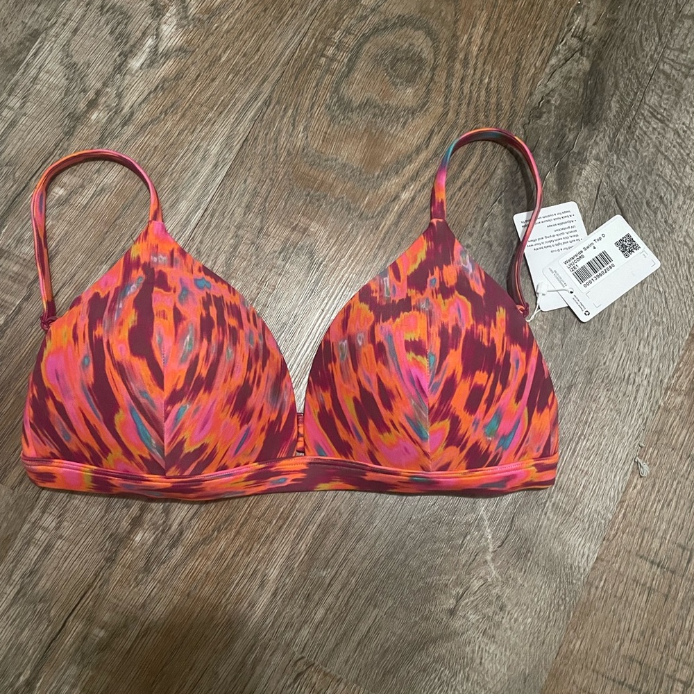Lululemon Waterside Swim Top D